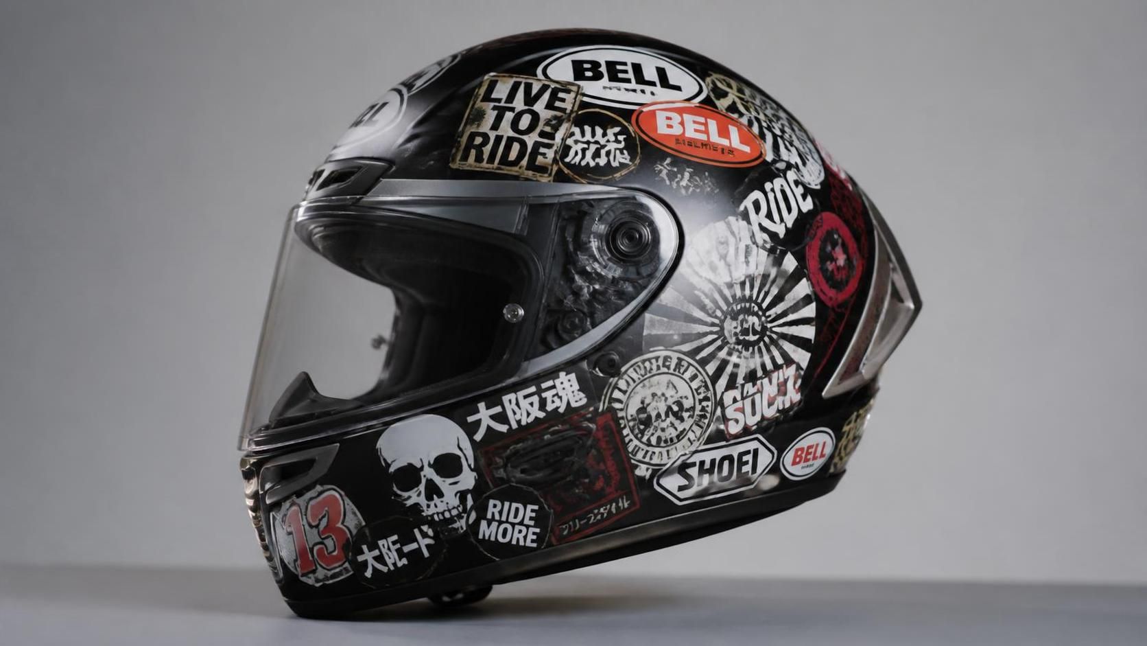 ajoutez une touche unique à votre casque moto grâce à nos autocollants personnalisés, faciles à appliquer et résistants pour un style qui vous ressemble.